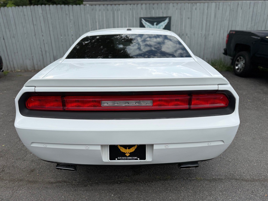 2013 Dodge Challenger Image 9