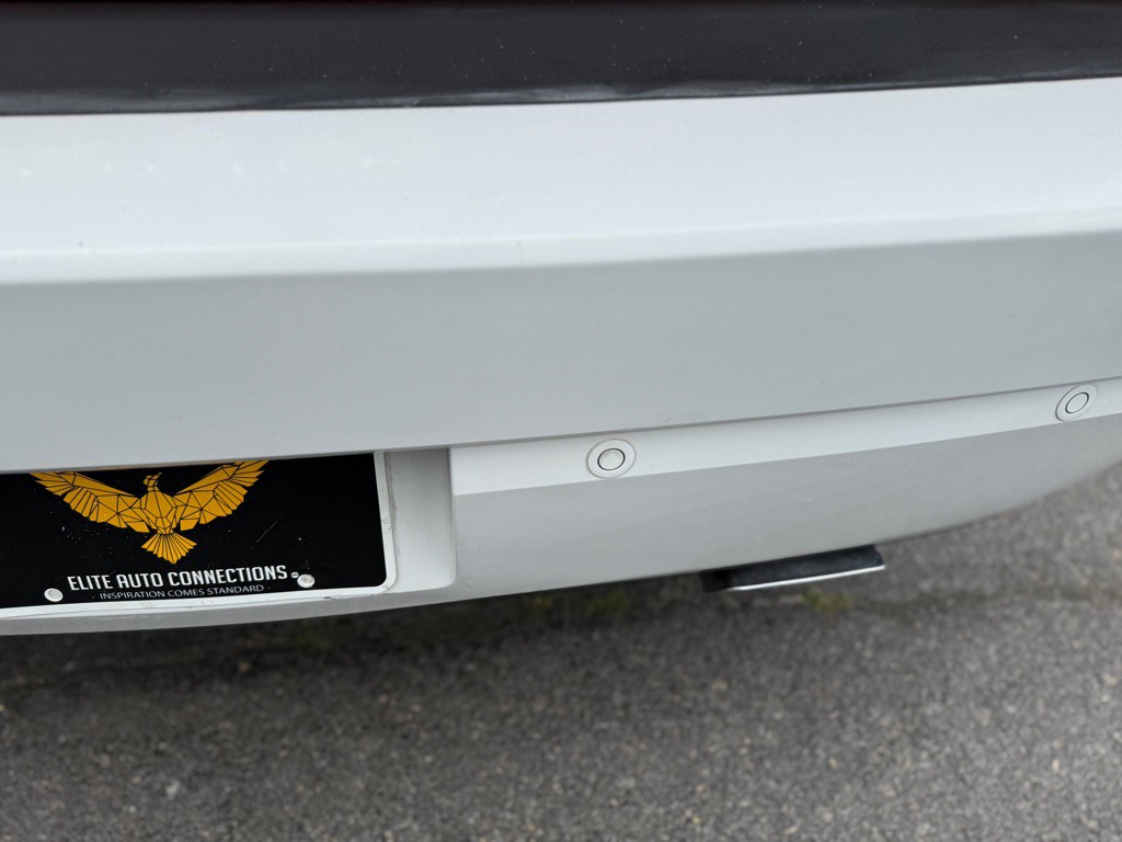 2013 Dodge Challenger Image 10