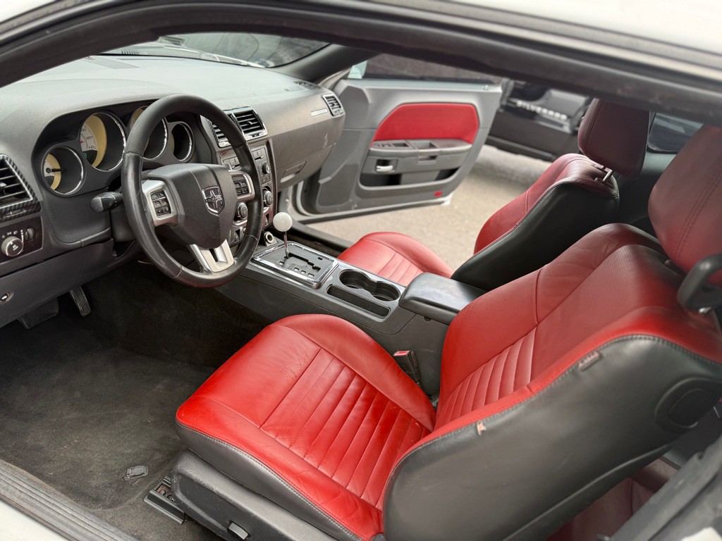 2013 Dodge Challenger Image 16