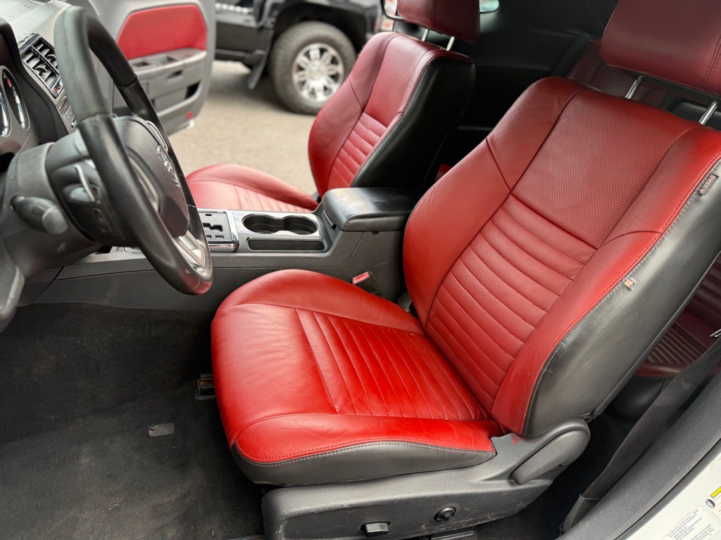 2013 Dodge Challenger Image 17