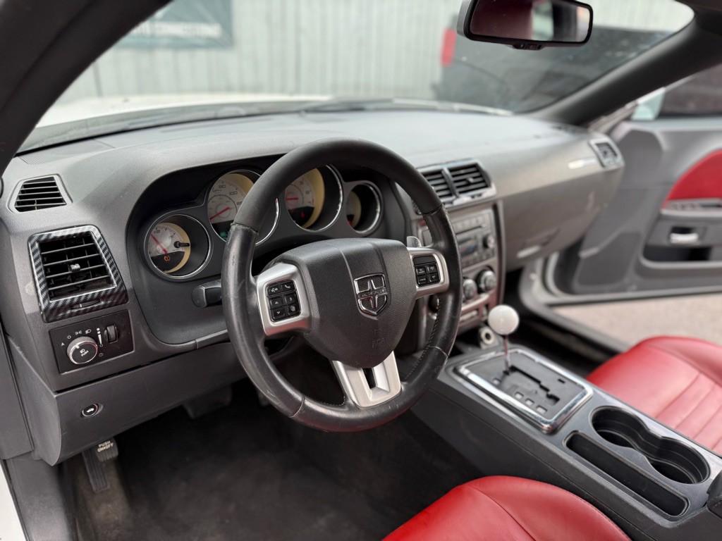 2013 Dodge Challenger Image 18