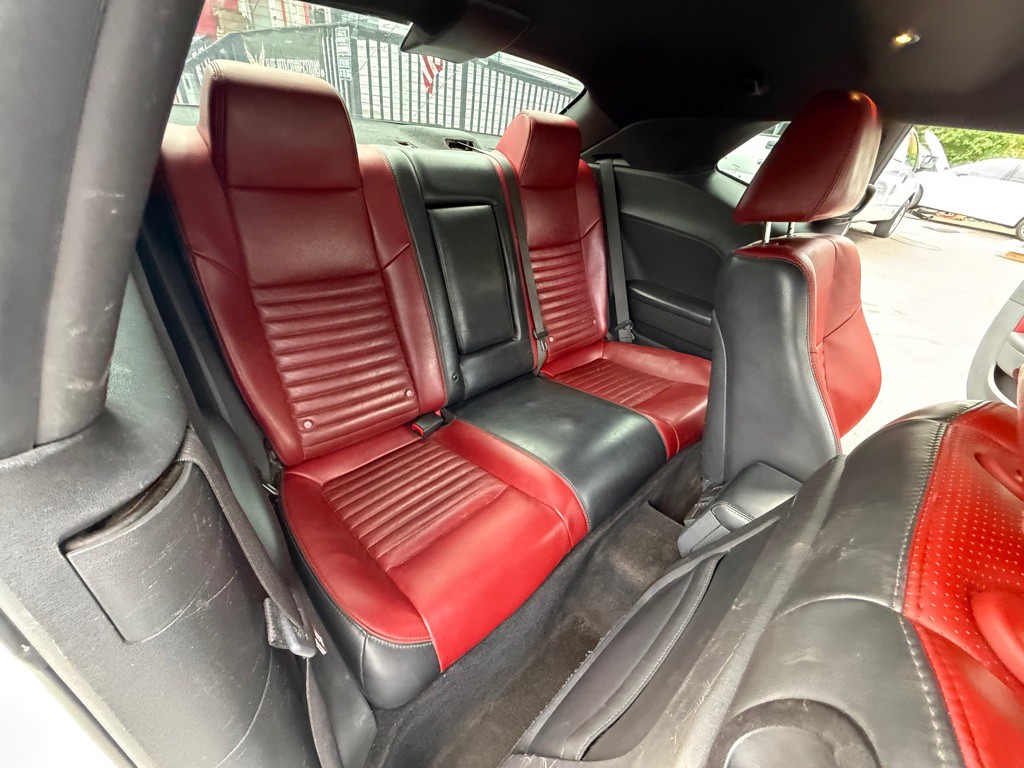 2013 Dodge Challenger Image 20