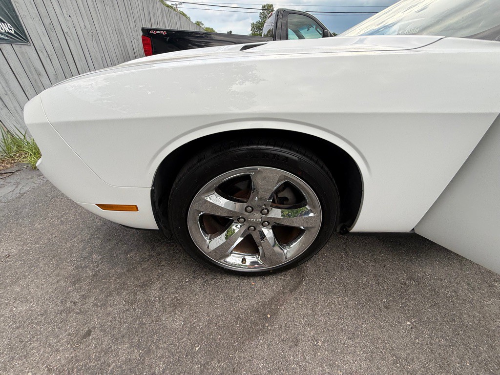 2013 Dodge Challenger Image 26
