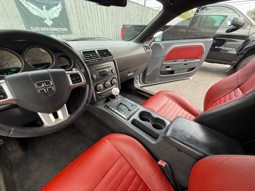 2013 Dodge Challenger Image 27