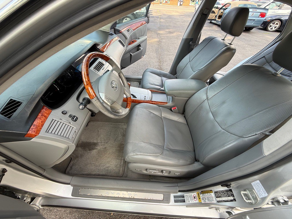2006 Toyota Avalon Image 15