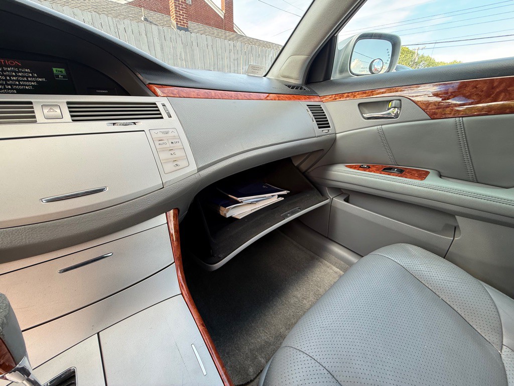 2006 Toyota Avalon Image 28