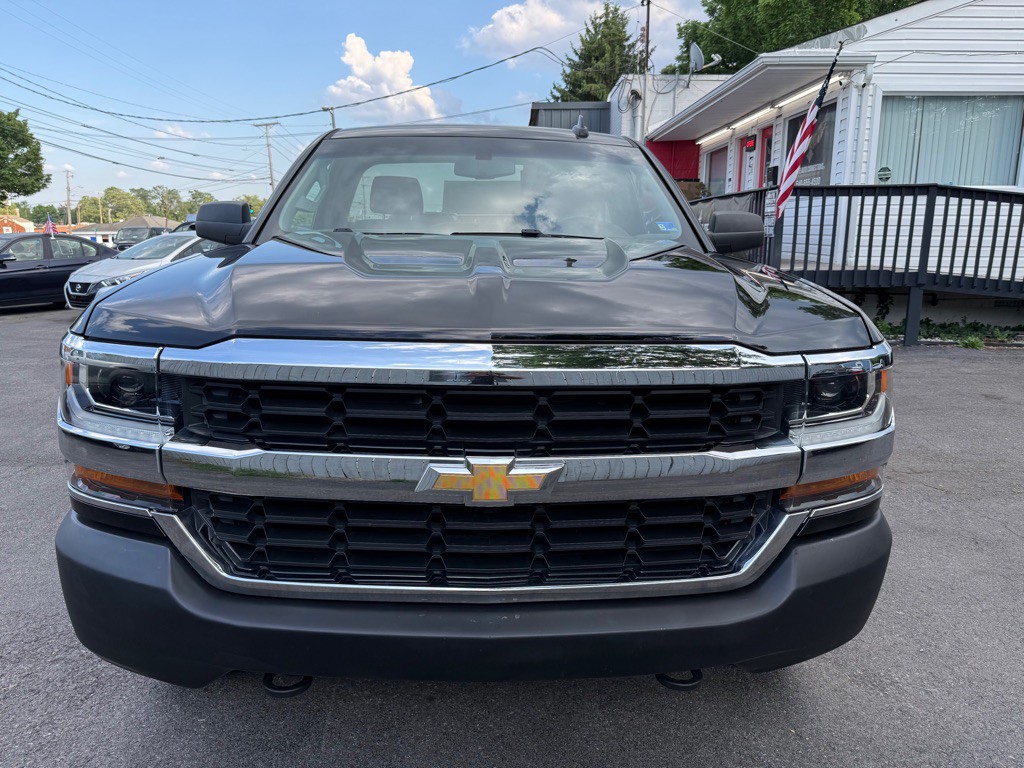 2017 Chevrolet Silverado 1500 Image 2