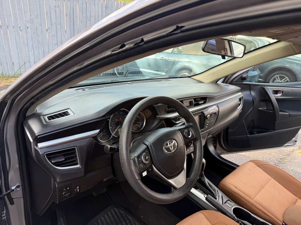 2015 Toyota Corolla Image 10