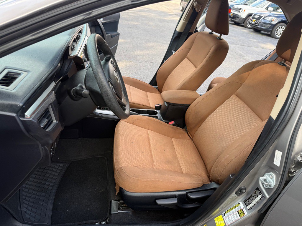 2015 Toyota Corolla Image 11