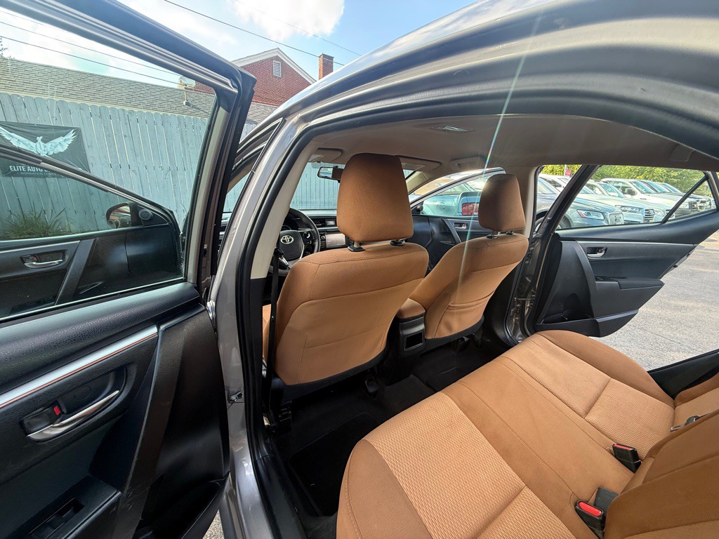 2015 Toyota Corolla Image 13