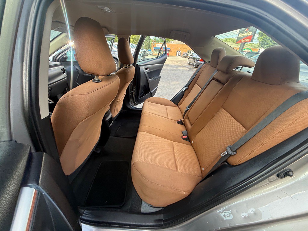 2015 Toyota Corolla Image 14