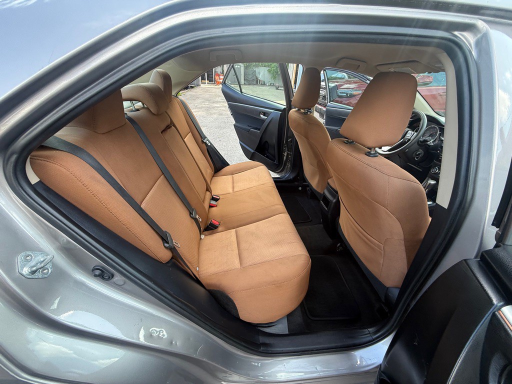 2015 Toyota Corolla Image 17