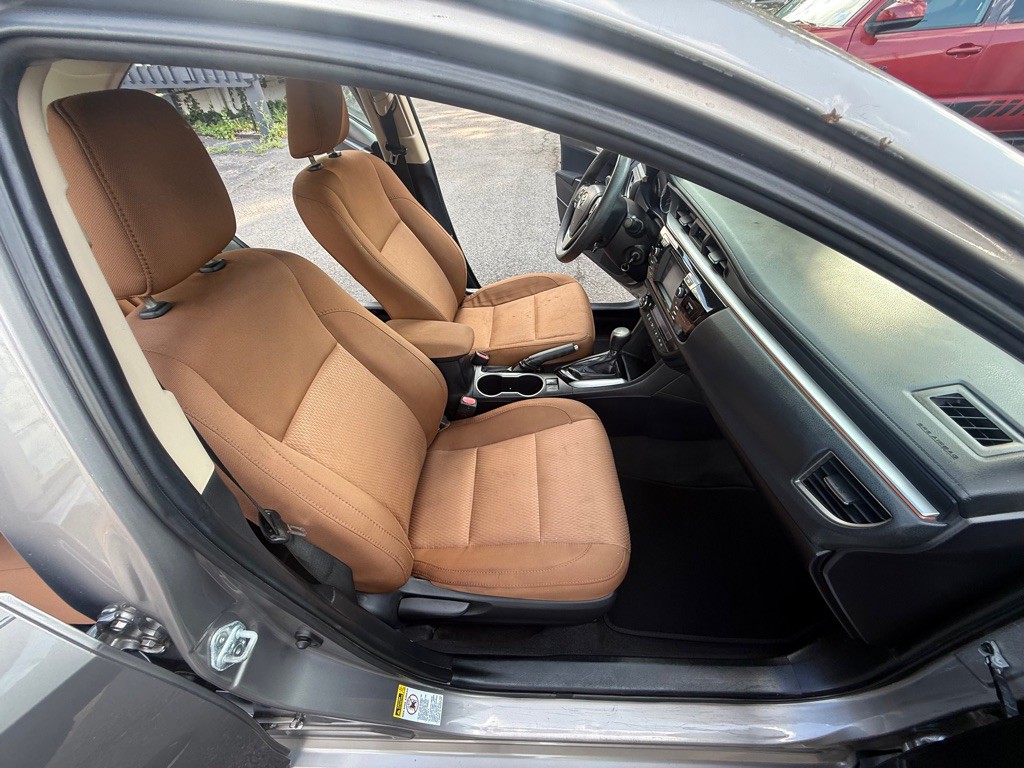 2015 Toyota Corolla Image 19