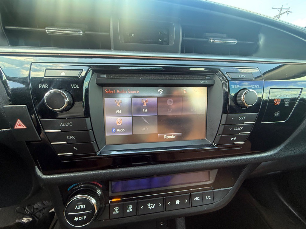2015 Toyota Corolla Image 25