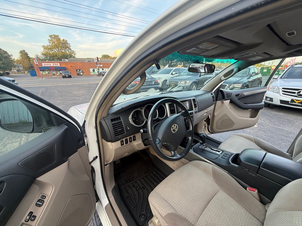 2005 Toyota 4Runner Image 9