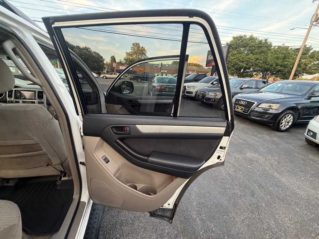 2005 Toyota 4Runner Image 13