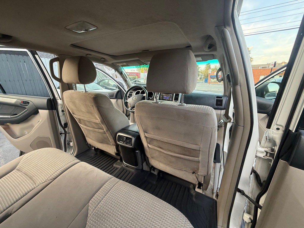 2005 Toyota 4Runner Image 14