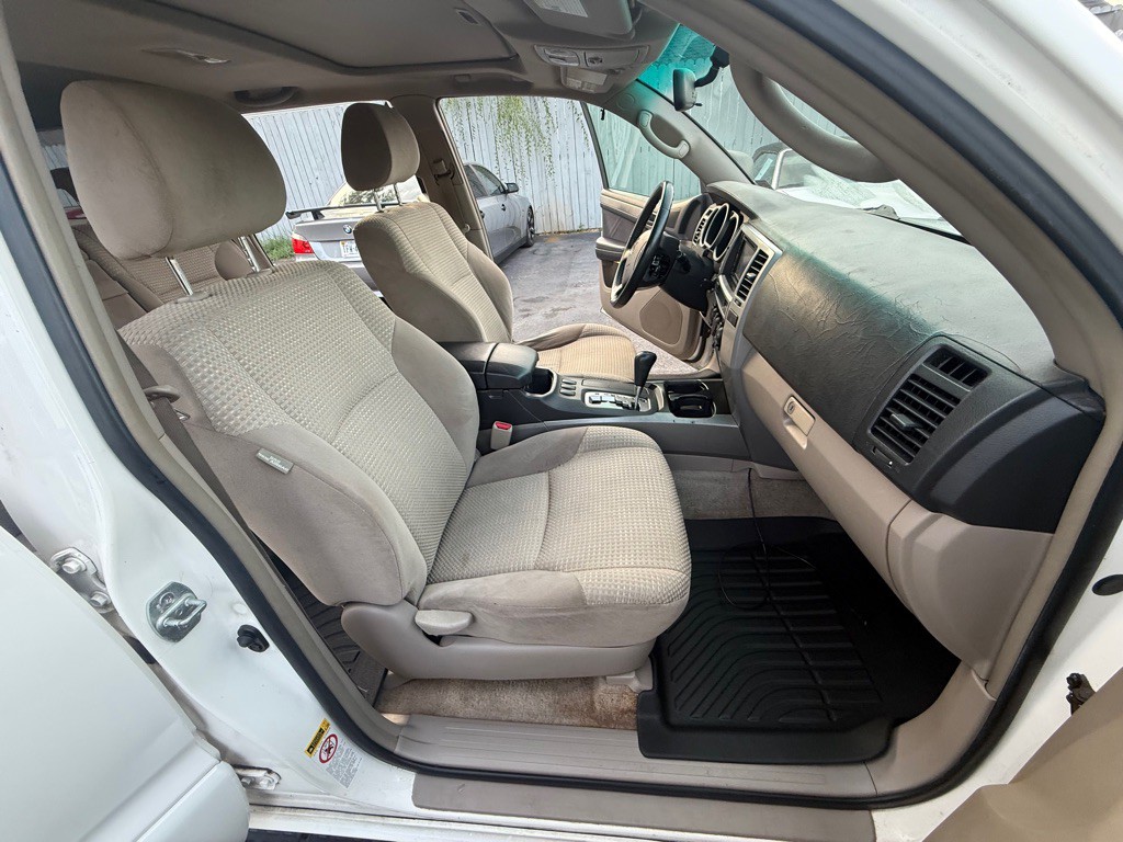 2005 Toyota 4Runner Image 25