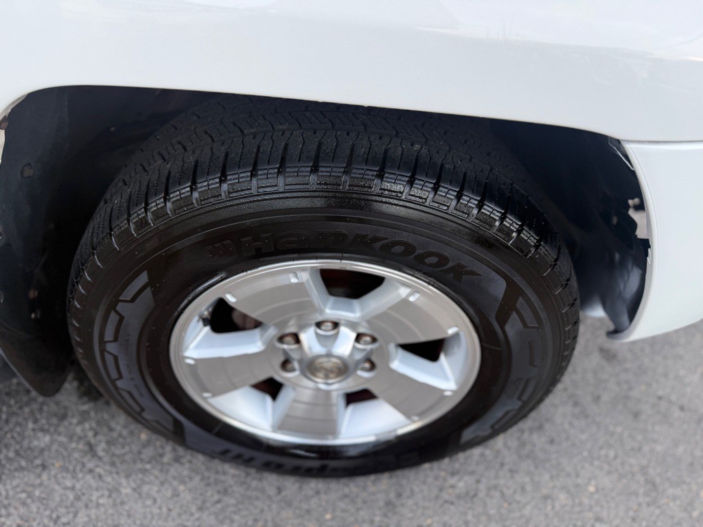 2005 Toyota 4Runner Image 29