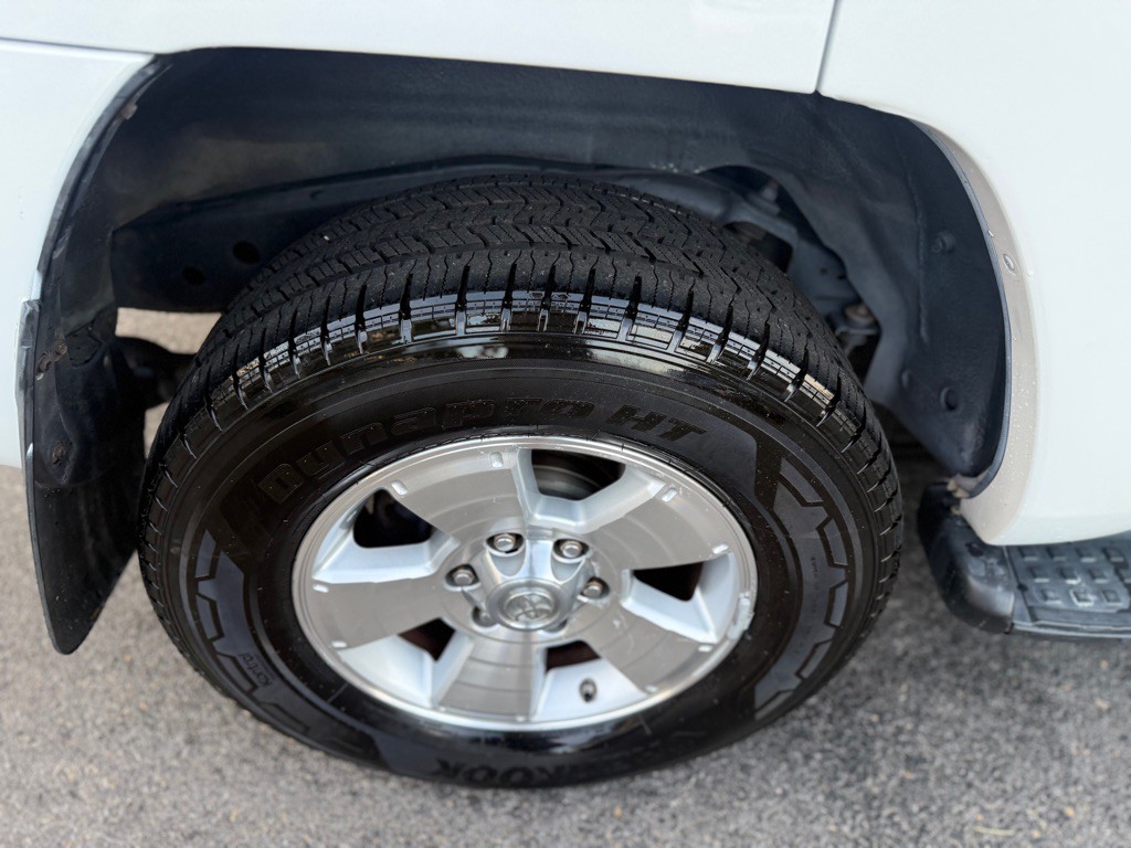 2005 Toyota 4Runner Image 32