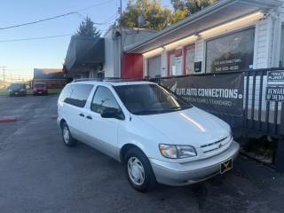 Image for 2000 Toyota Sienna XLE ID: 7710303