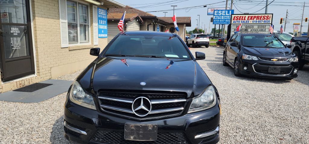 2015 Mercedes-Benz C-Class Image 2