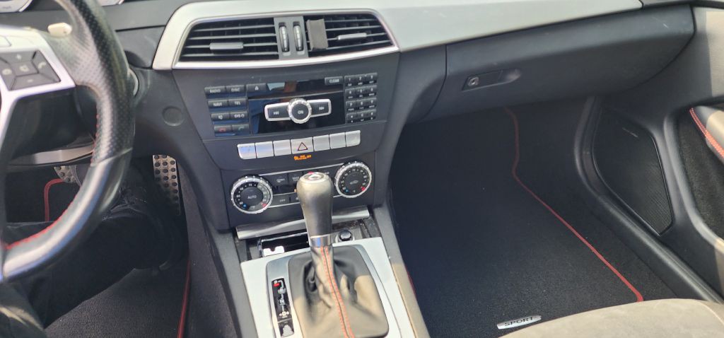 2015 Mercedes-Benz C-Class Image 14