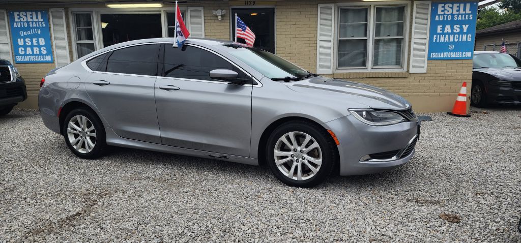 2015 Chrysler 200 Image 1