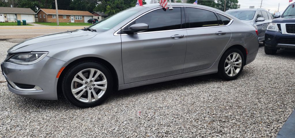 2015 Chrysler 200 Image 6