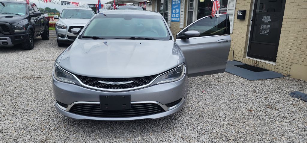 2015 Chrysler 200 Image 10