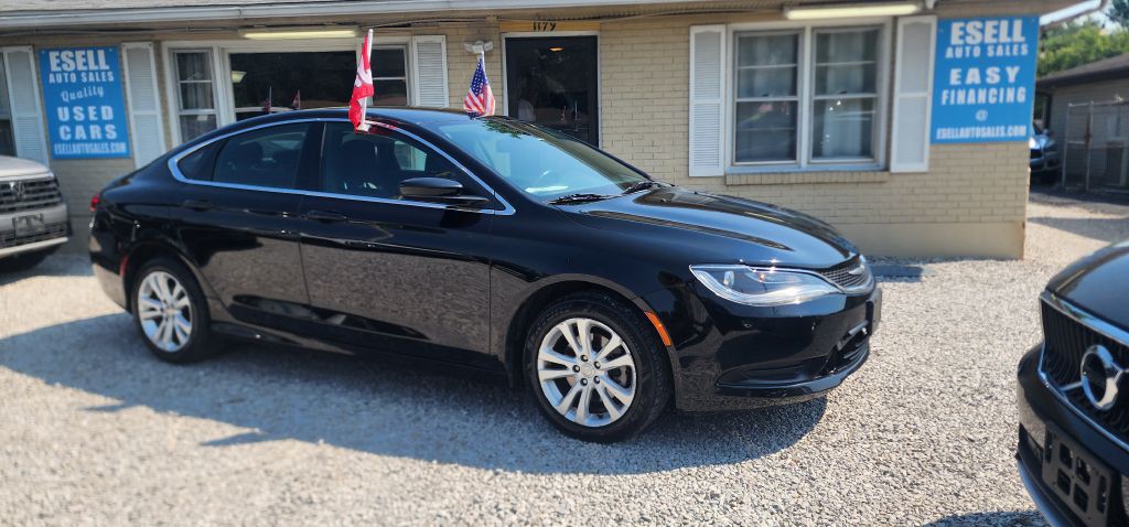 2017 Chrysler 200 Image 3