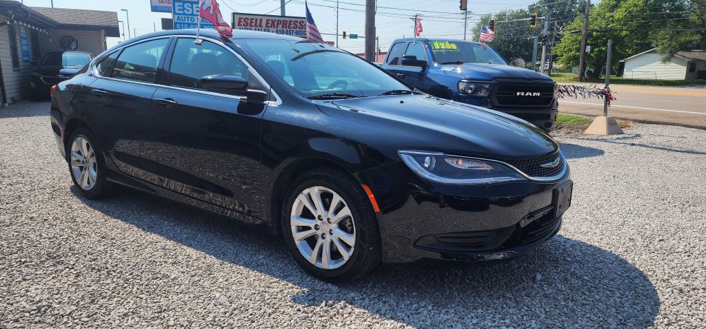 2017 Chrysler 200 Image 9