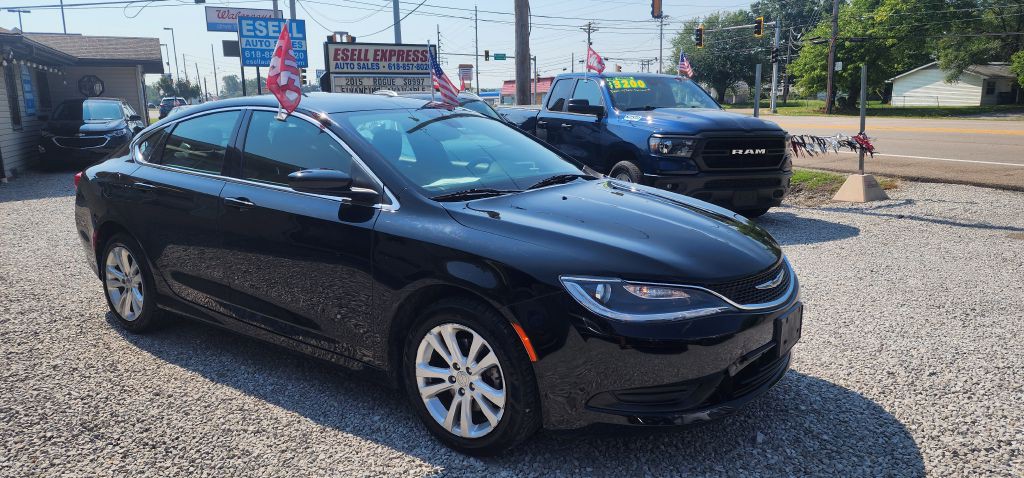 2017 Chrysler 200 Image 10