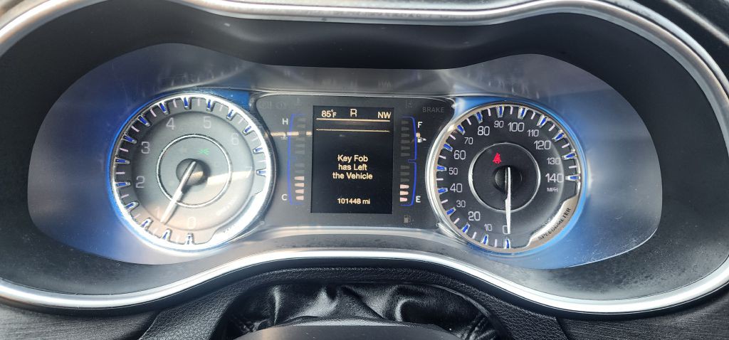 2017 Chrysler 200 Image 19