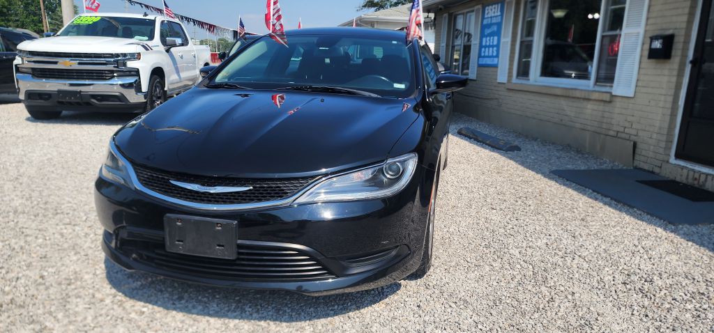 2017 Chrysler 200 Image 21