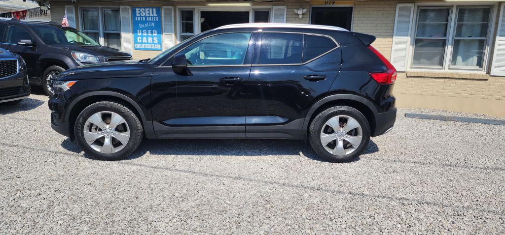 2022 Volvo XC40 Image 4