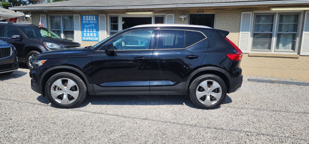 2022 Volvo XC40 Image 6
