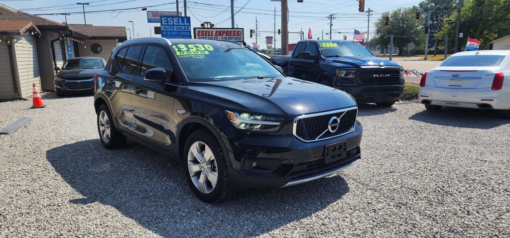 2022 Volvo XC40 Image 9