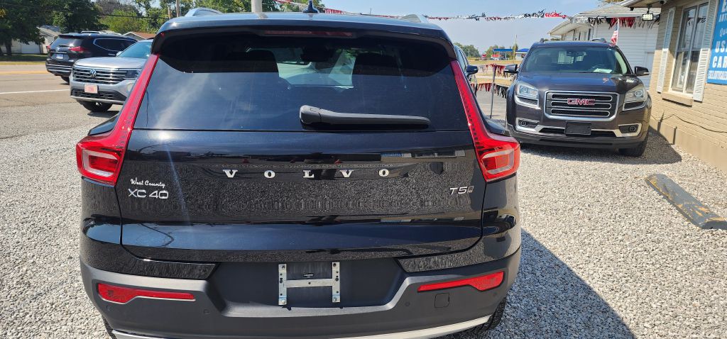2022 Volvo XC40 Image 14