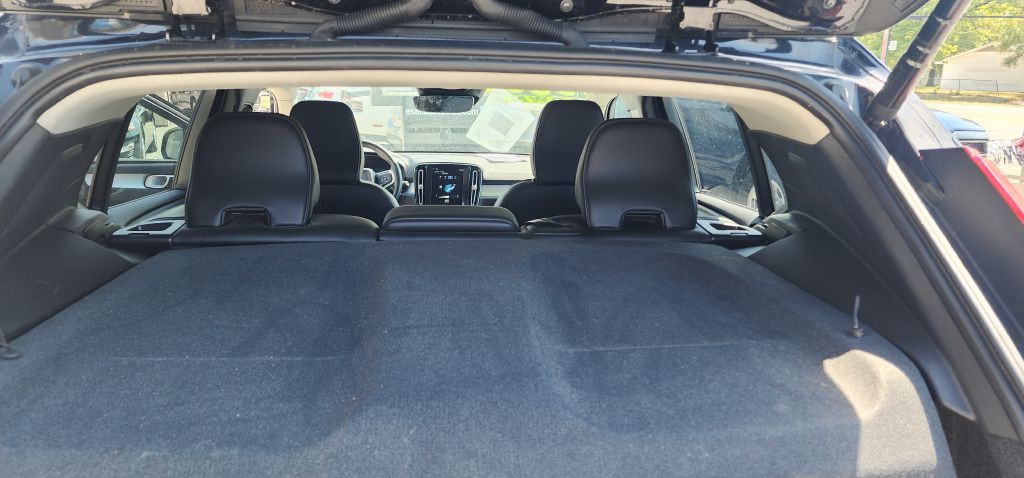 2022 Volvo XC40 Image 17