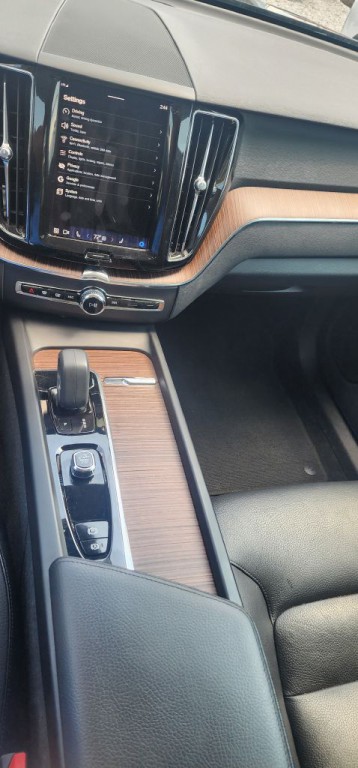 2022 Volvo XC60 Image 12