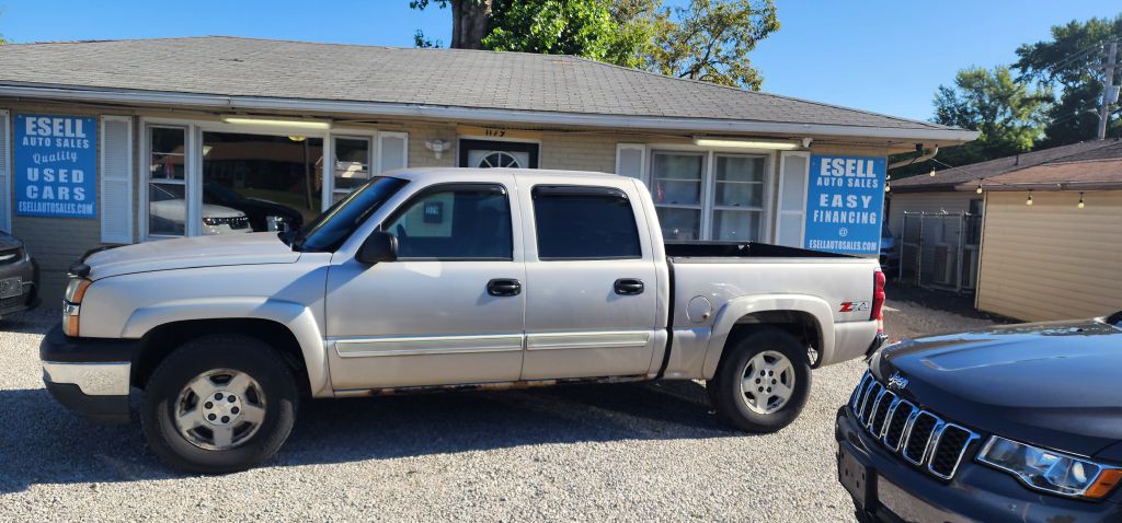2005 Chevrolet Silverado 1500 Image 2