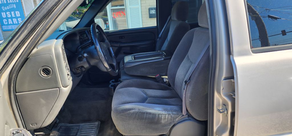 2005 Chevrolet Silverado 1500 Image 12