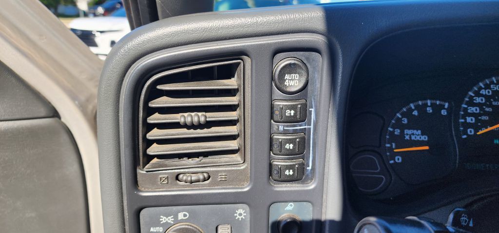2005 Chevrolet Silverado 1500 Image 16