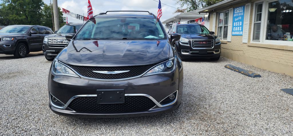 2018 Chrysler Pacifica Image 4