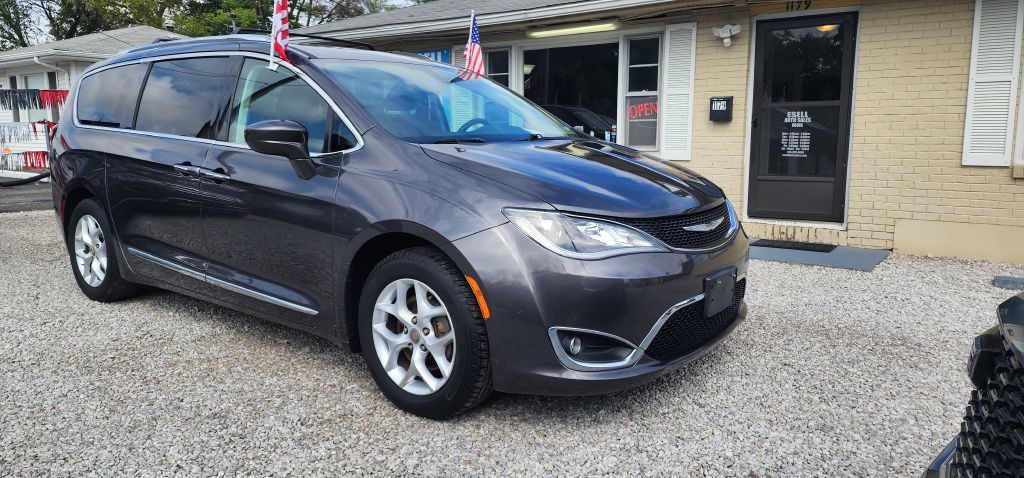 2018 Chrysler Pacifica Image 5