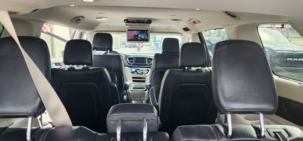 2018 Chrysler Pacifica Image 11