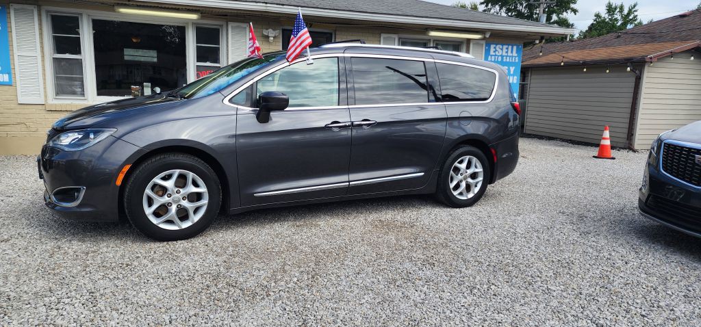 2018 Chrysler Pacifica Image 14