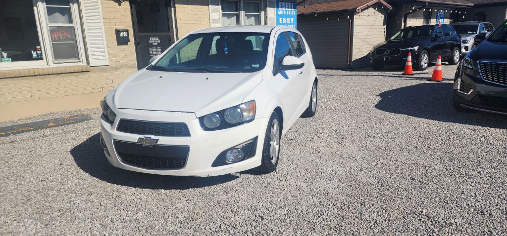 2016 Chevrolet Sonic Image 4