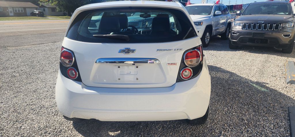 2016 Chevrolet Sonic Image 9